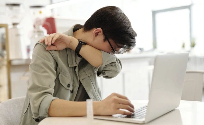 咳嗽出现这3个细节，别再当感冒治！可能与肺癌有关